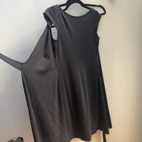 Diane Vom Furstenburg “Al Reves” reversible 100% wool wrap dress. - Picture 6 of 9